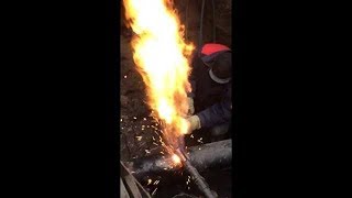 Врезка в  газовую трубу под давлением