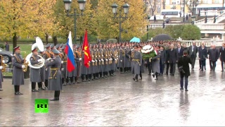 Джузеппе Конте возлагает венок к Могиле Неизвестного Солдата