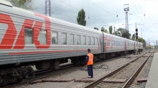 ЭП1М-445 с пассажирским поездом Харьков-Нижний Тагил