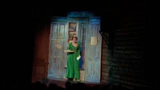 Jentry sings