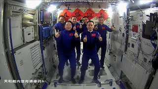 Shenzhou-17 hatch opening