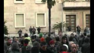 La protestation de l'opposition degenere en violence
