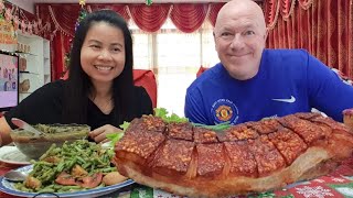 กินตำถั่วนัวร์ๆ หมูสามชั้นอบกรอบ กินข้าวแซ่บๆจร้า Spicy Bean Salad & Crispy Belly Pork