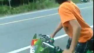 Thằng nhóc 13 tuổi chạy xe Nova Drag Tự Do