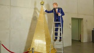 2,3 Millionen Euro: Teuerster Weihnachtsbaum Europas ausgestellt