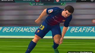 Jugando al fifa mobile