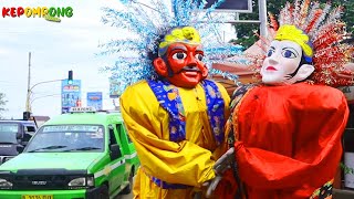 ONDEL ONDEL JOGET JOGET DI PINGGIR JALAN - KEPOMPONG BALON - ONDEL ONDEL