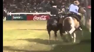 Incredible horse riding. Супер наездник диких мустангов. Удивительное зрелище.