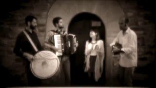Trio Feta: "Dimitroula mou/ Entarisi ala benziyor"