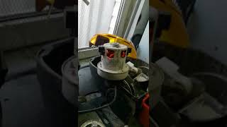 Как поменять щетки в пылесосе