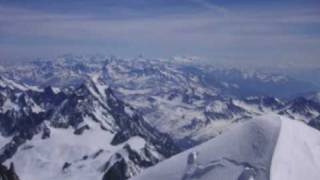 Le Mont-Blanc survolé en paramoteur Adventure