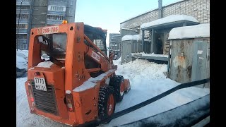 Именно для таких заказов  нужен минипогрузчик.