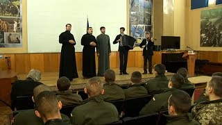 Сюжет Гласа: концерт и поздравления в госпитале