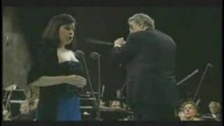 Ana Maria Martinez sings Cancion Espanola