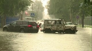 В Сыктывкаре двухчасовой ливень стал причиной настоящего наводнения.
