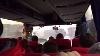 Поездка на экскурсионном автобусе