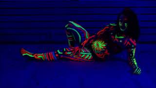 neon body painting