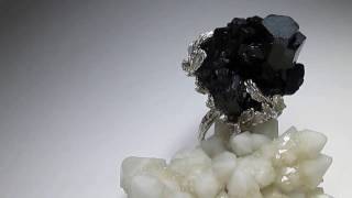 Серебряное кольцо с шерлом код 9771