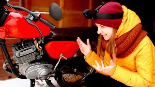 ДЕВУШКА ПЫТАЕТСЯ ЗАВЕСТИ МОТОЦИКЛ МИНСК ?
