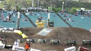 Ben Townley - Race and Crash at Australasian Super Cross in Auckland 2010