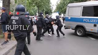 Germany: Police clash with protesters in chaotic COVID sceptics march in Berlin