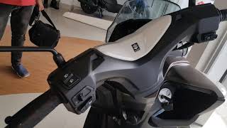 New Suzuki Burgman 125 - Premium Scooter | Specs & Price
