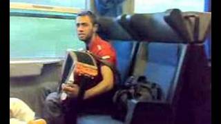 cu acordeonul in tren spre caluso cu alex si armando ivrea
