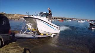CHEETAH MARINE Catamaran 6.9M launch and retrieve.