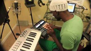 Omari T. making 2 beats with NI maschine and ableton #2