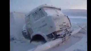 Экстрим Камаз утонул зимник замерзли