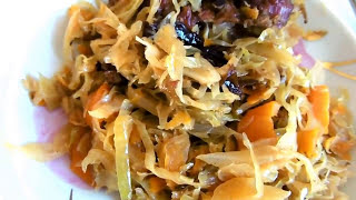Капуста тушеная с копчеными ребрышками (Бигос)