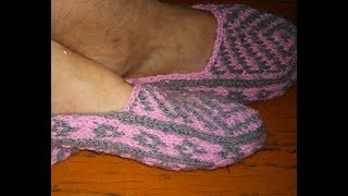 СЛЕДКИ спицами с жаккардовым узором часть 1 knitting slippers