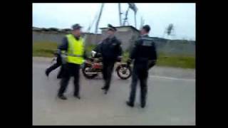 motocikl sbezhal ot policii