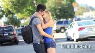 Развод на Поцелуй Prank   Розыгрыш Девок