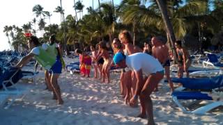 Танец поп в Доминикане / Tu Chapa ass dance