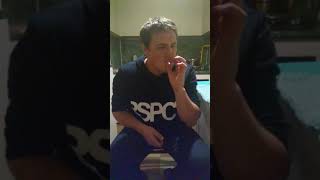 Подкурил стик IQOS как сигарету