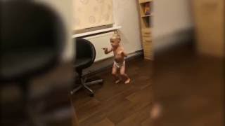 Малыш танцует под БАСТА/Моя игра
