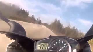 Mercedes SL натянул Suzuki Hayabusa 300 км/ч ПОГОНЯ!! 18+