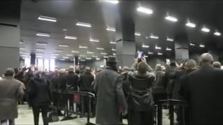 Copie de BRUXELLES PLEURE ETIENNE TSHISEKEDI SALLE ARCHICOMBLE SUKA NA EMOTION XRBFiiv6R I x264