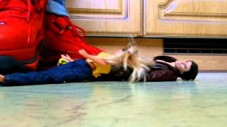 Stuffed, Ken und Doll  Trampling Crushing