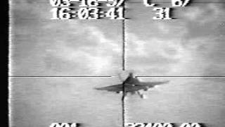 F18 жесткая посадка на палубе авианосца