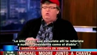 Michael Moore cuenta anecdota con Chavez