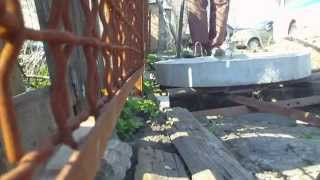 перемещение бетонной плиты без помощи крана. lever. concrete disc moving