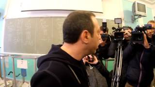 Геннадий Корбан приехал голосовать на бронированном БМВ