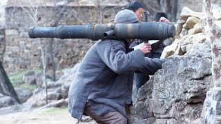 日軍進村圍剿！哪想到村民早就撤離，還在村裡給日軍留了份大禮！ ️ 抗日
