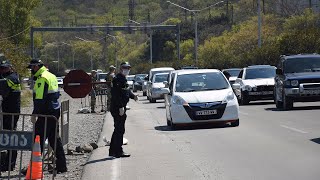 მოვასწროთ აკრძალვამდე: თბილისს ასობით ავტომობილი ტოვებს - ვიდეო