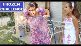 FROZEN CHALLENGE. YENİ OYUN. ELİFİN ÇOK İSTEDİĞİ KAPIŞMAYI YAPTIK.