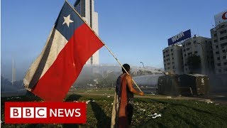 Chile protests: Clashes in Santiago as unrest continues - BBC News