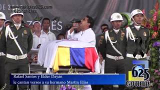 Rafael Santos y Elder Dayán le cantan versos a su hermano Martin Elías