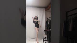 Chinese sexy girl is dancing on webcam with beauty leg